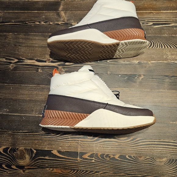 Women's Out N About III Puffy Zip Boot - Picture 4 of 5